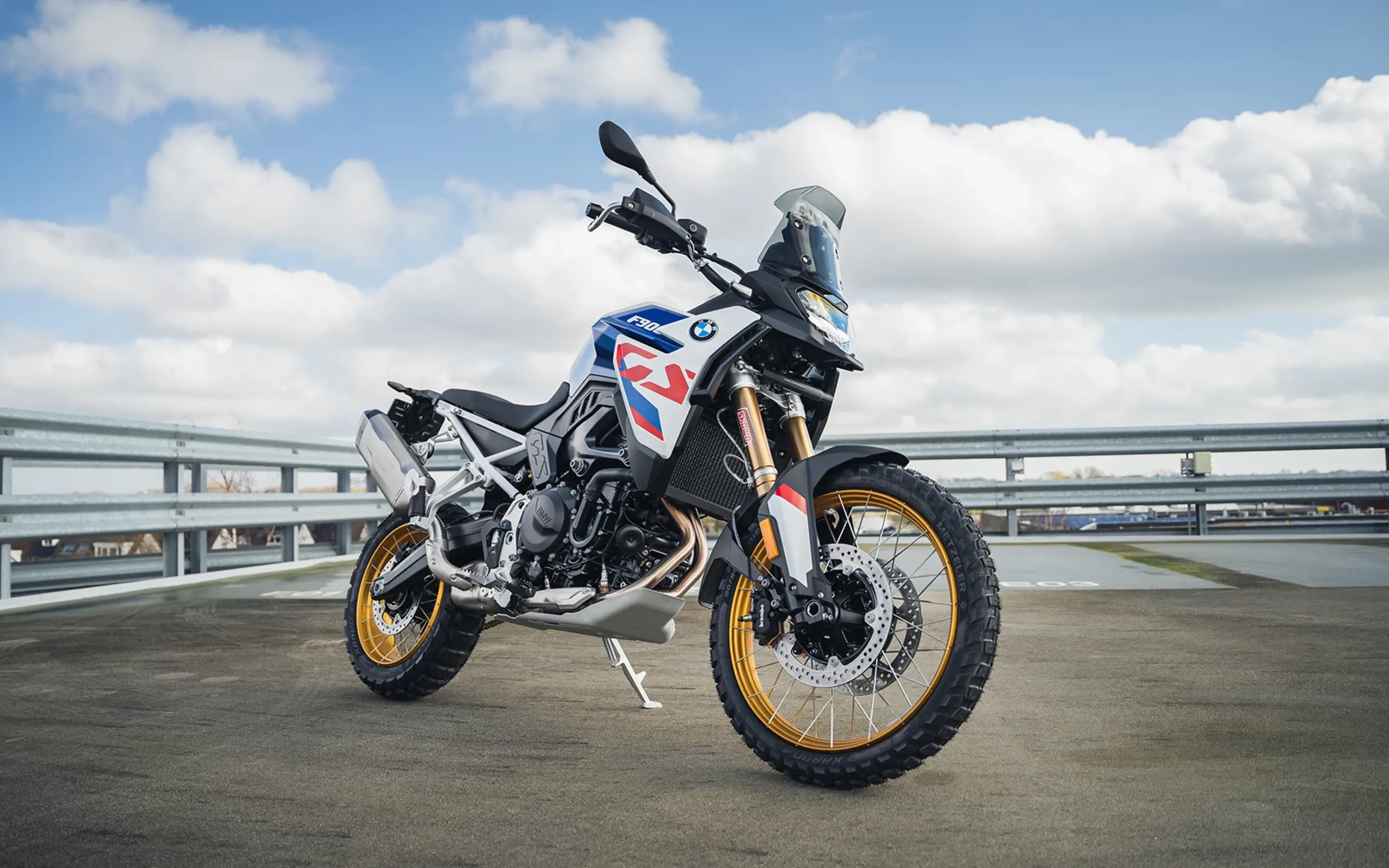 Voorzijde BMW F 900 GS