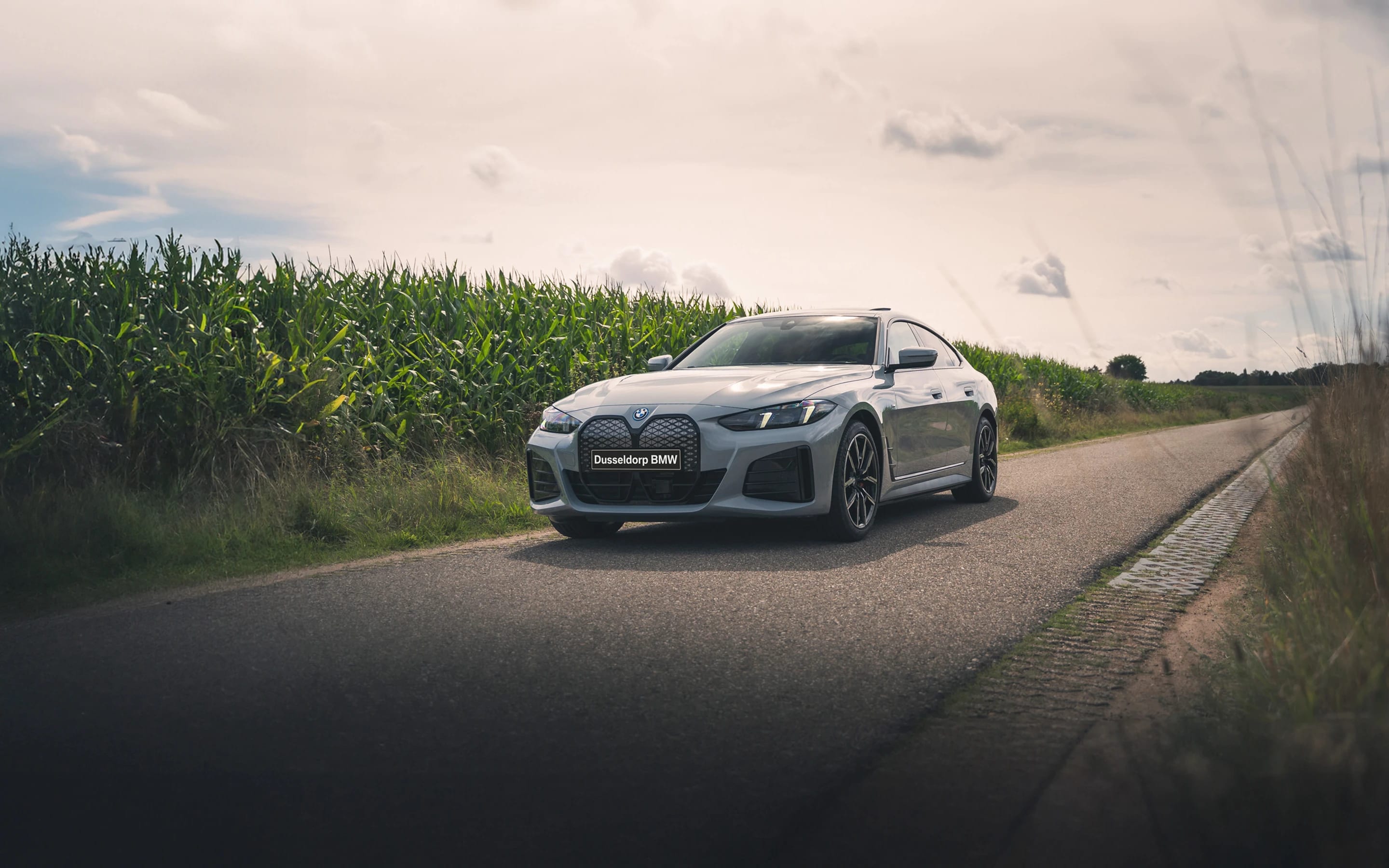 bmw i4 header