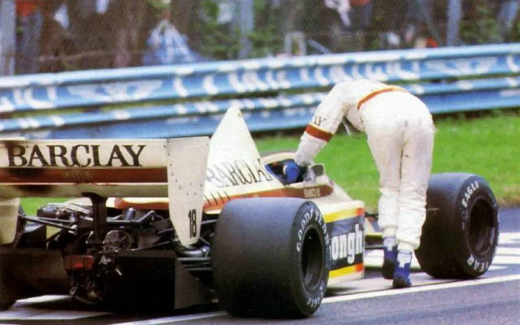San Marino Grand Prix Imola-Thierry Boutsen duwt zijn Arrows BMW A8 over de finish