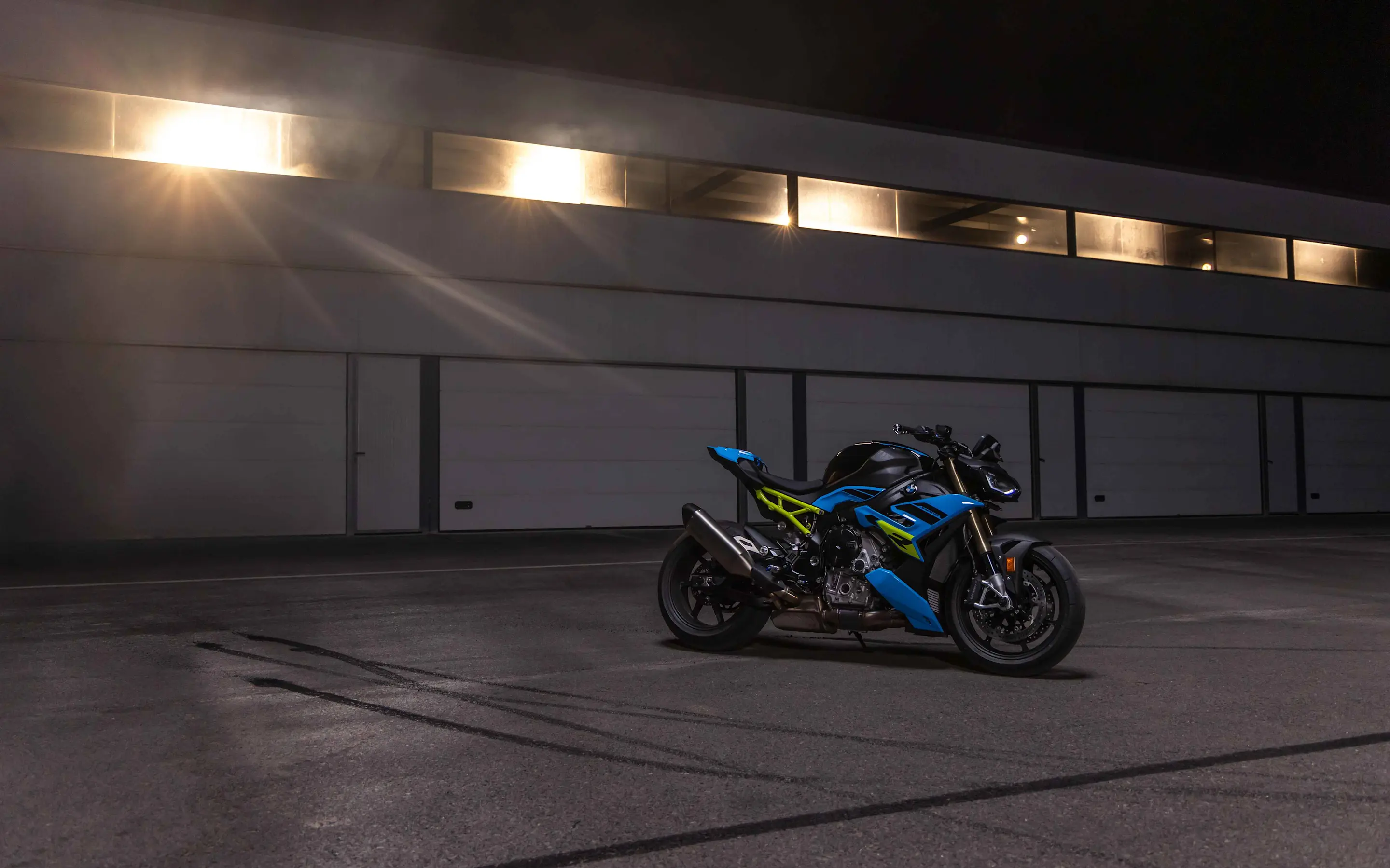 the new bmw s 1000 r