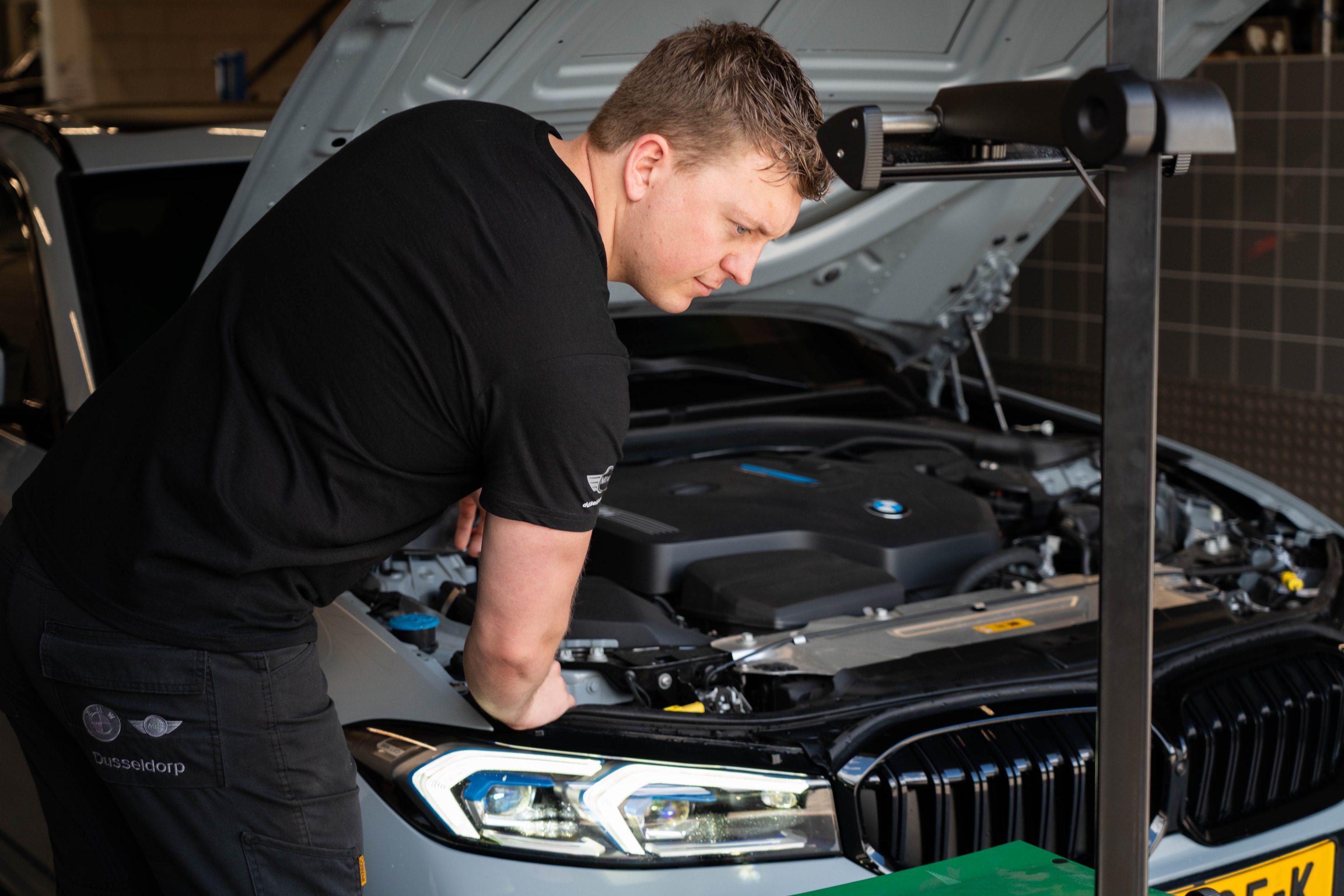 APK Bij dusseldorp in de werkplaats. BMW 3 serie